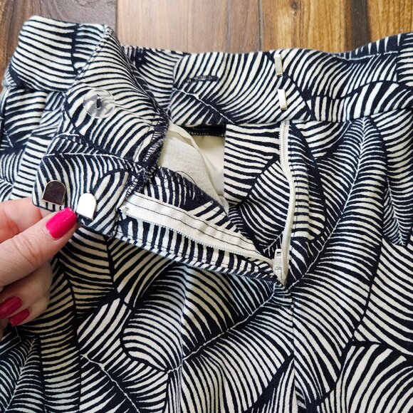 ANN TAYLOR Factory Signature Cropped Pants - Picture 7 of 9